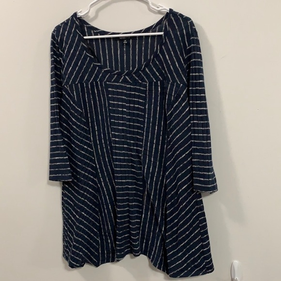 Women’s geometric Relativity long top 2X - Picture 1 of 5